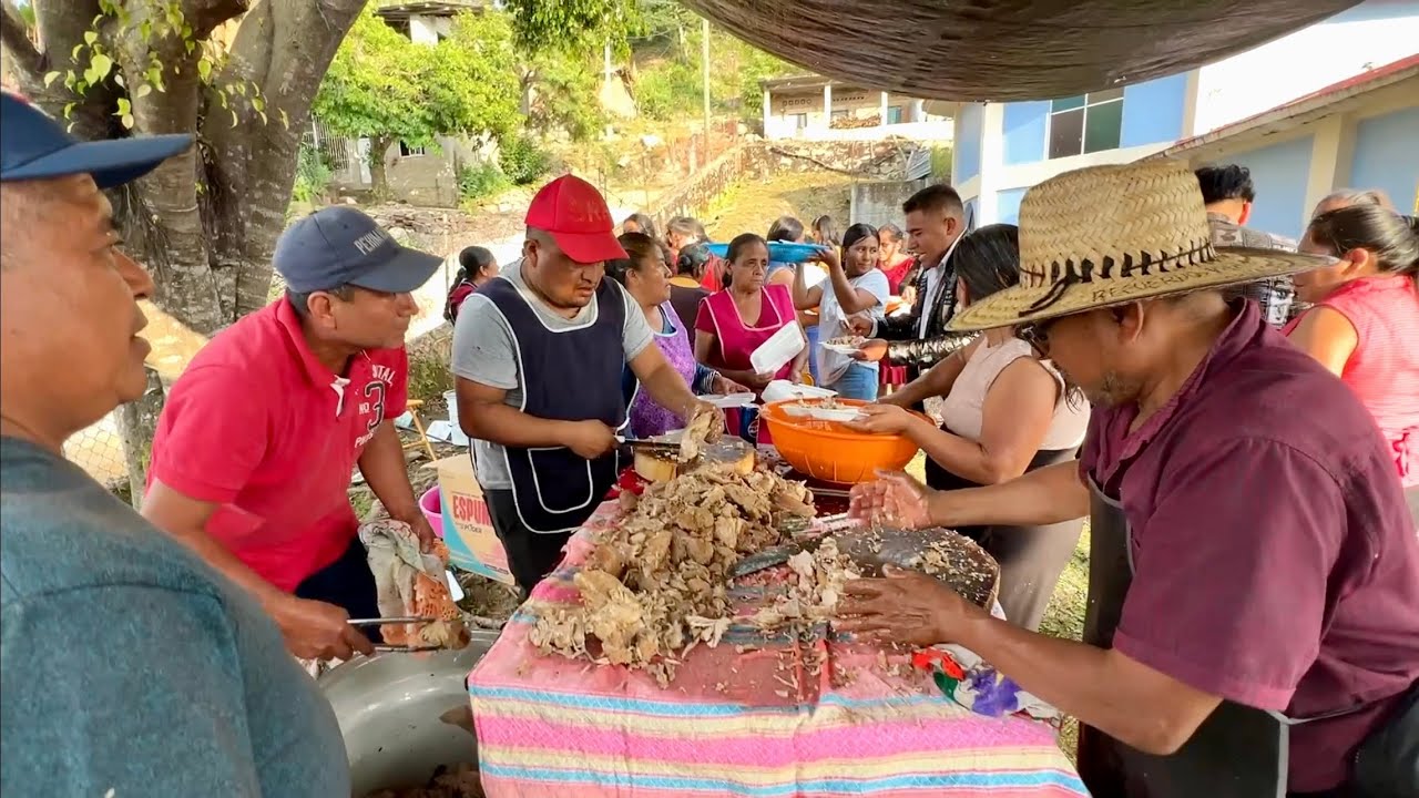 Así celebran una fiesta patronal en el pueblo de Guadalupe Nuevo Centro Zacatepec Oaxaca 2025