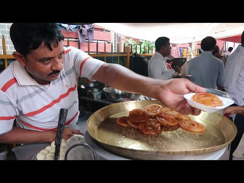 Garma Garam Hing Kachuri in Kolkata Street | 25 Rs/ Plate | Indian Roadside Food | Indian Food Loves You