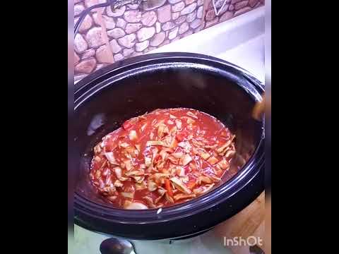 वीडियो: आलसी गोभी के रोल को धीमी कुकर में कैसे पकाएं