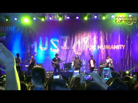 Menkeu Sri Mulyani Indrawati Bermain Gitar dan Bernyanyi untuk Para Pegawai Kementerian Keuangan