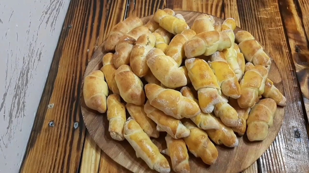 Թխվածքաբլիթ ընկույզի միջուկով. Ռոգալիկներ  Рогалики