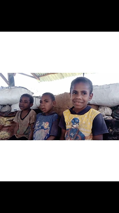 SENYUM DAN TAWA BAHAGIA ANAK - ANAK PAPUA DENGAN TNI || MELIHATNYA BIKIN BAHAGIA #tni #papua