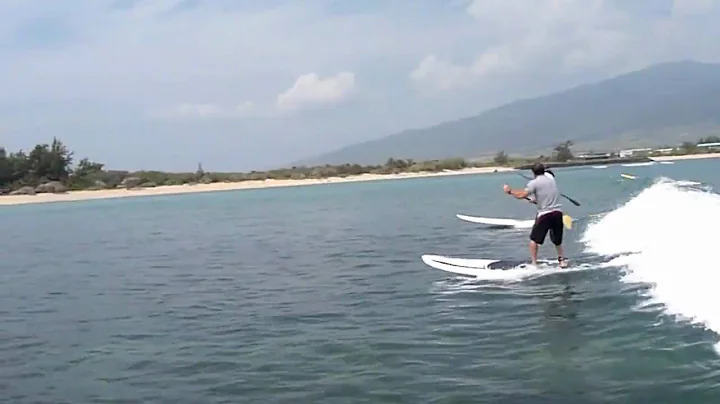 A beginners first SUP wave on Maui