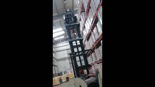 reach truck pick item