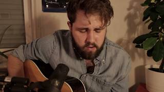 Vincent Hall / Shoulder / LivingRoomSession