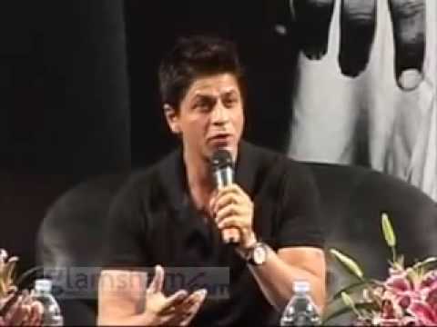 شاروخان وكارينا كابور يرحبان بالنجم أكون