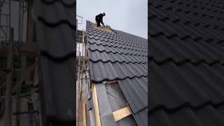 Spannender Tag in Barsinghausen: Dachdecken für unsere Bauherren! #Dachdecken #Baufortschritt #Haus