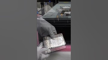 HPE ProLiant DL580 Gen9 | Drives Install | #tech #satisfying #drives #solidstatedrive #HPE #server