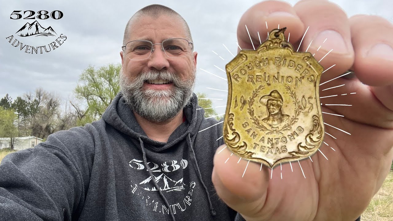 🤗 I CAN'T BELIEVE I Found This Historic Medal While Metal Detecting in ...