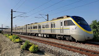 3211次區間車通過(EMU800)
