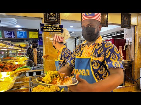Food in Malaysia | serving food in Pelita Nasi kandar restaurant| local Mamak food