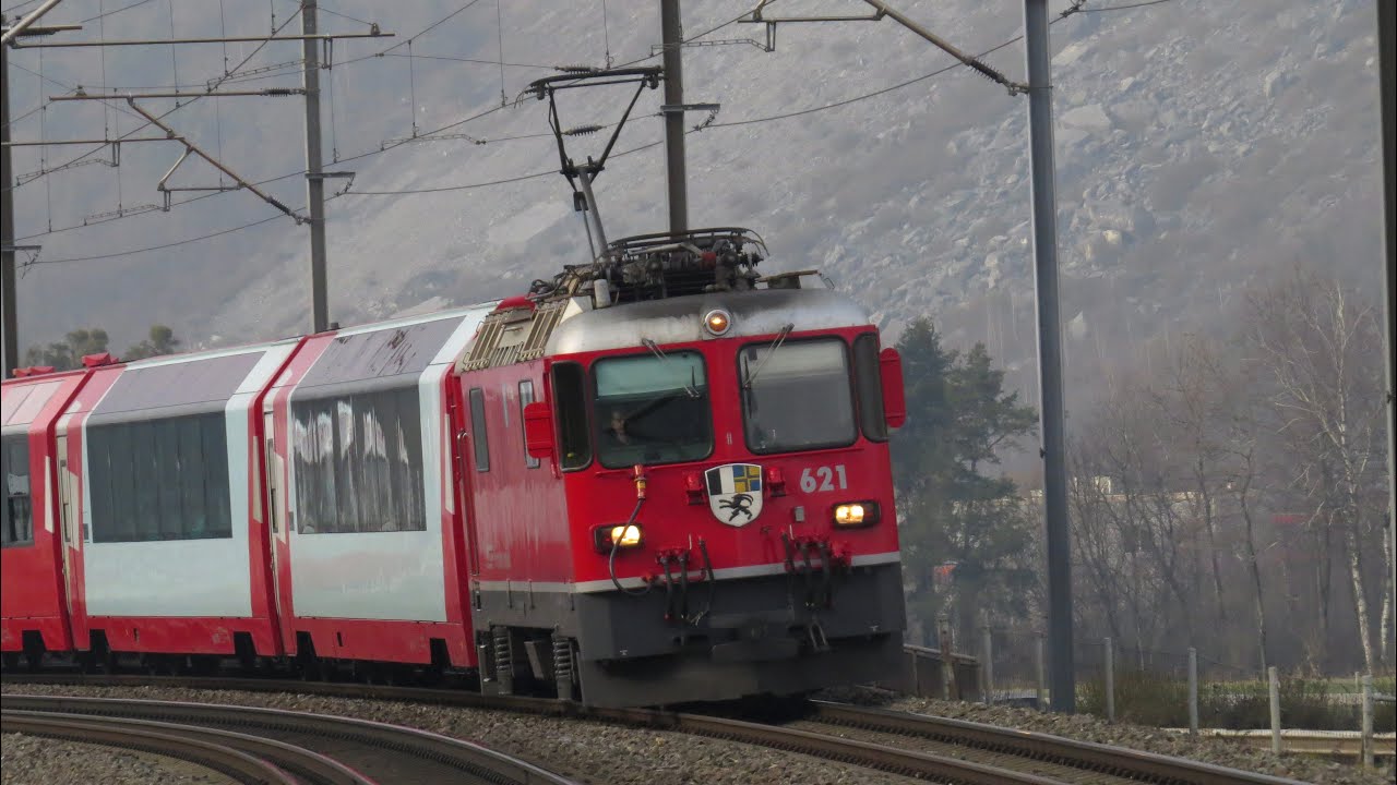 Железнодорожное движение в районе города Чур - Поезд на двойном пути в декабре | SwissRails