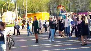 Ксендзы и монахини зажигательно танцуют в Жодино. Ч.2