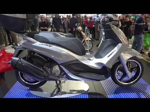 The 2020 PIAGGIO Beverly 350 Scooter