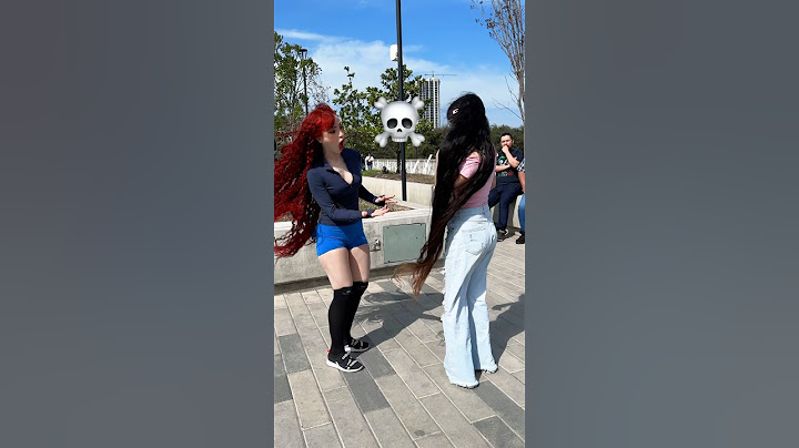 Cree que tiene el cabello largo 💀