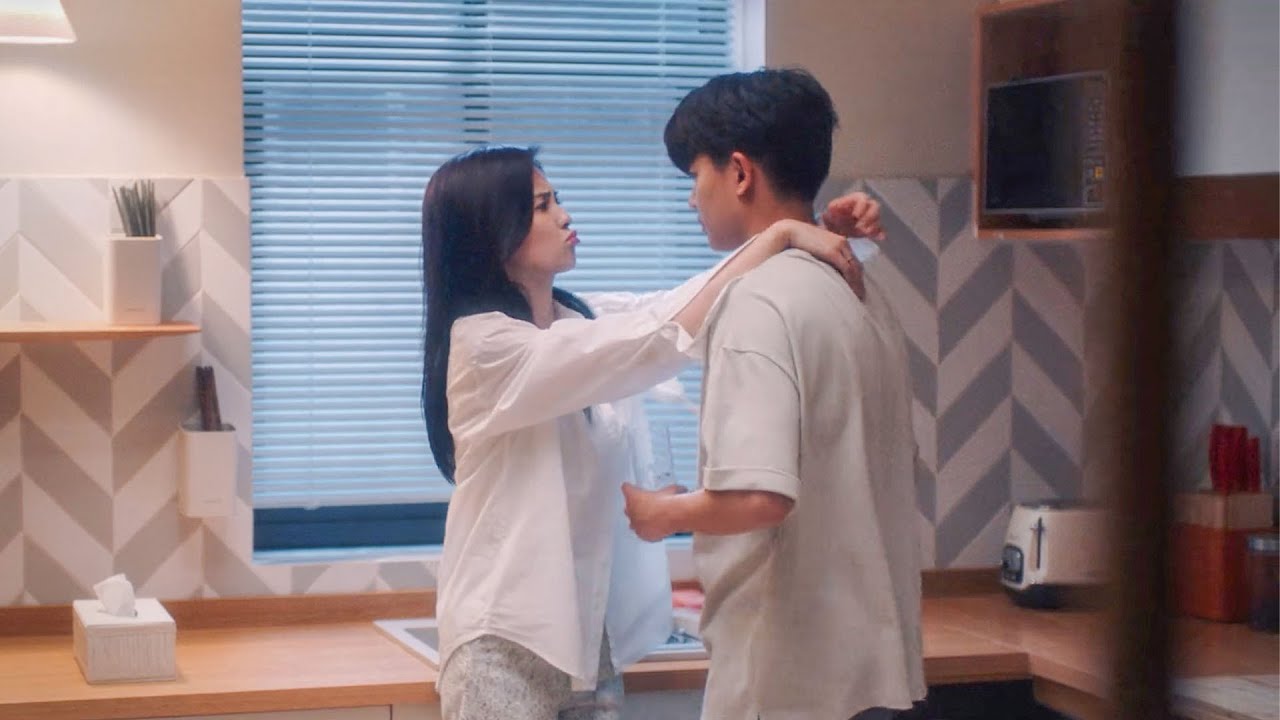 ซินเดอเรลล่าพูดคุยอย่างเห็นได้ชัดว่าเธอต้องการมีลูกและซีอีโอก็วิ่งเข้านอนทันที!