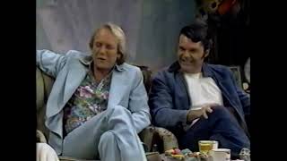 "AMERICA 2NIGHT" (MARTIN MULL) GUEST LENNY/Squiggy SONG "CREATURE WITHOUT A HEAD" 1978. Net Worth