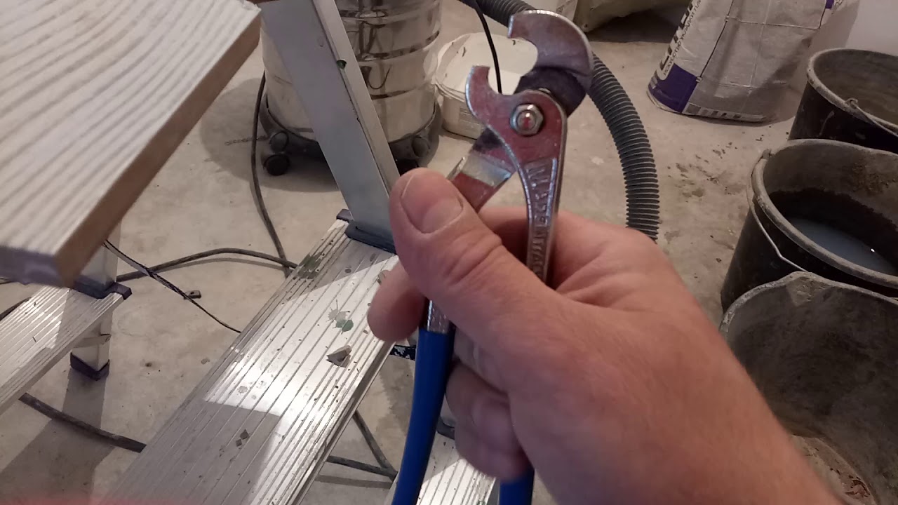 Отзыв о клещах-попугайчиках Montolit 54