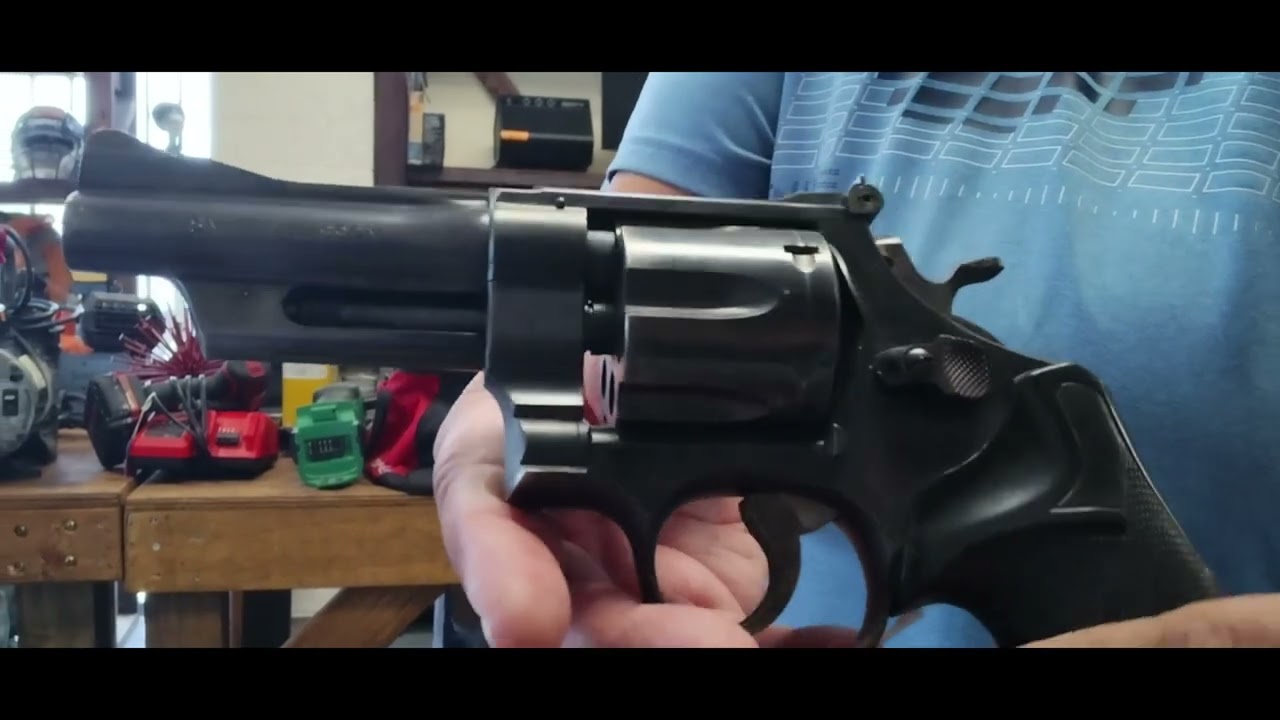 SMITH AND WESSON 28 2 REVOLVER