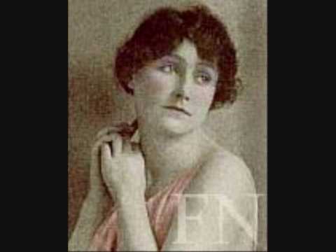 Fay Compton sings Irving Berlin's 'Take Off a Litt...