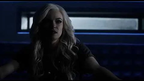 The Flash 3x19 Barry Talks With Future Killer Frost & Julian Albert