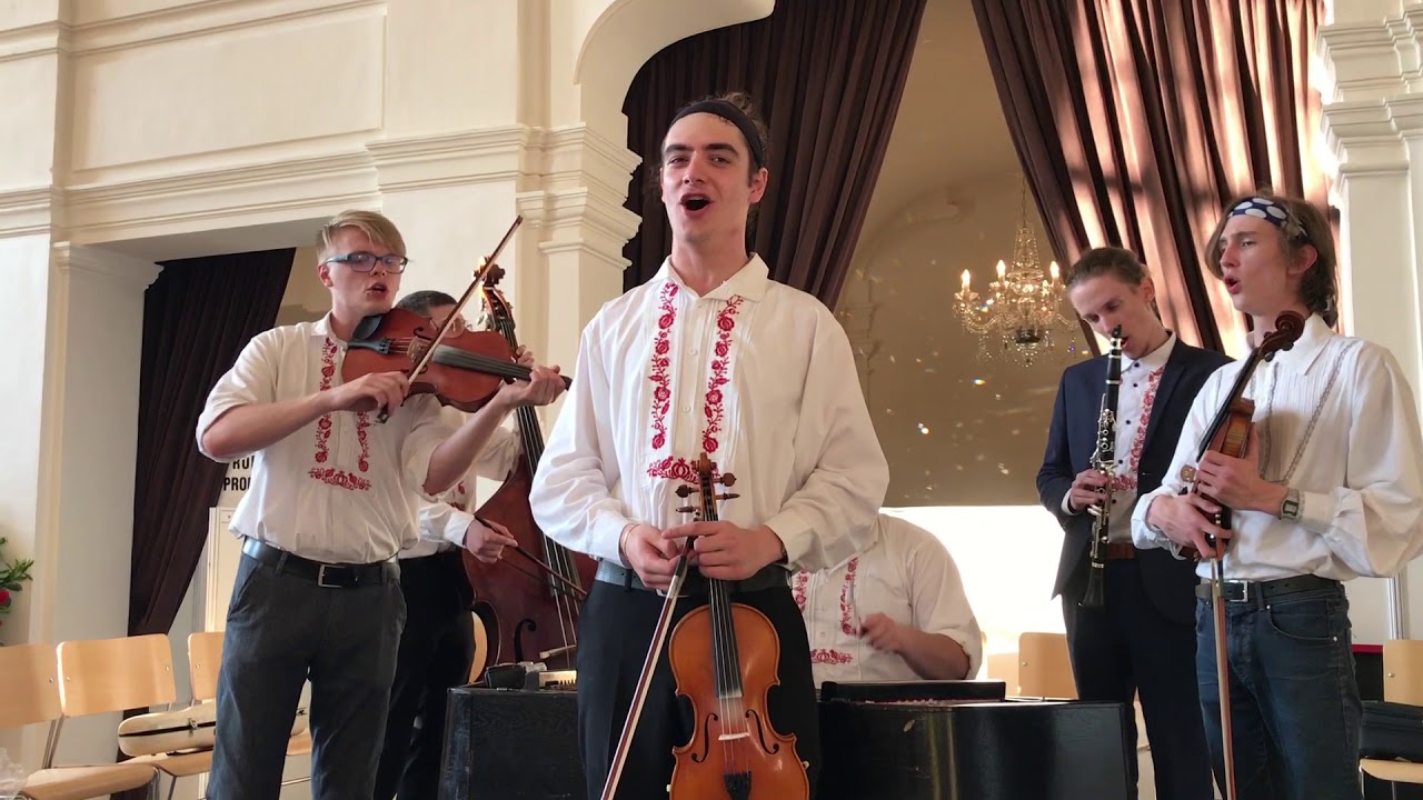 Cimbálová muzika Vergariovci - V širém poli studánečka