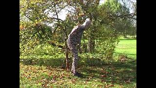 Morphsuit im Garten 60