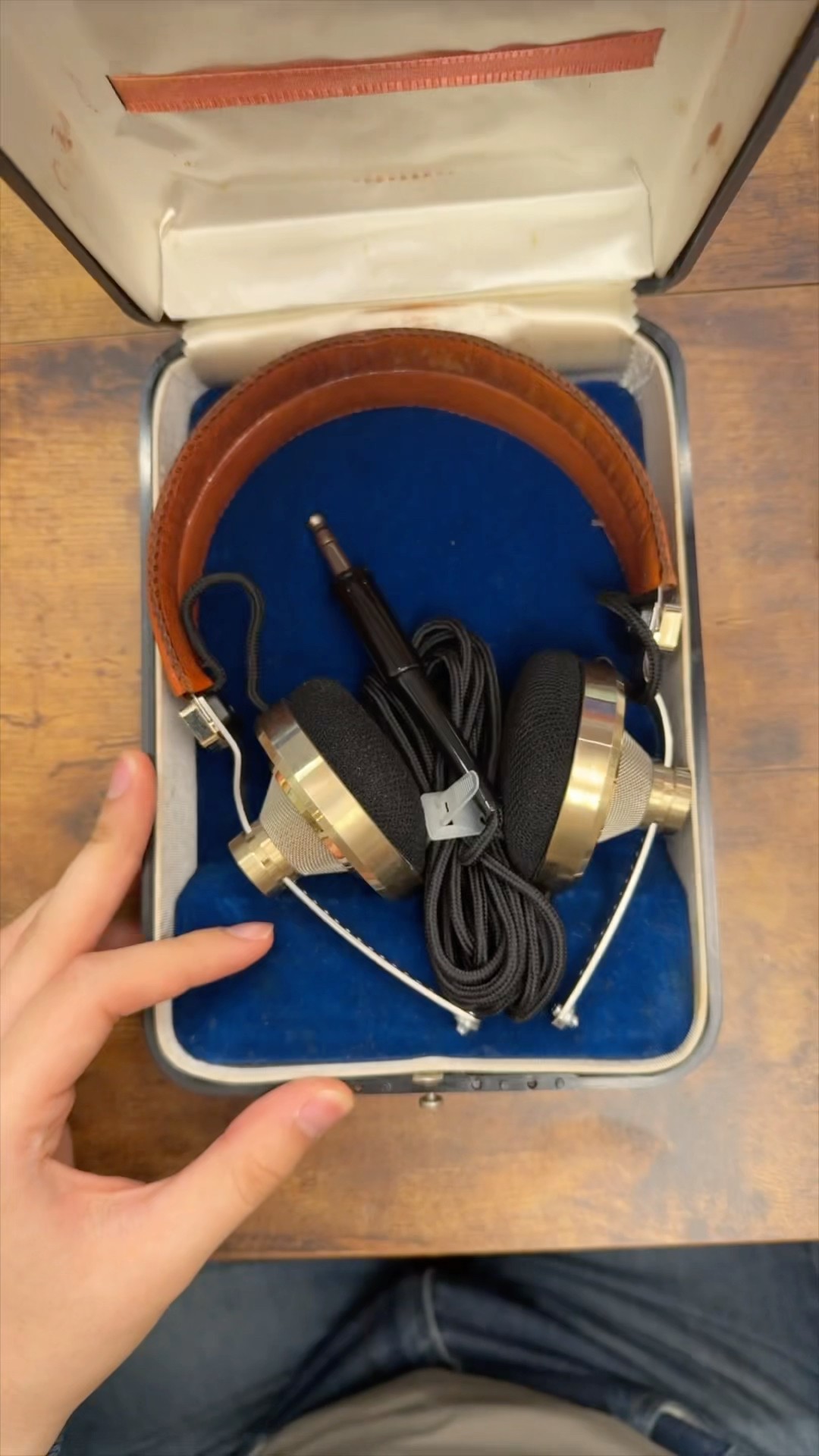 Pioneer's masterpiece headphones - YouTube