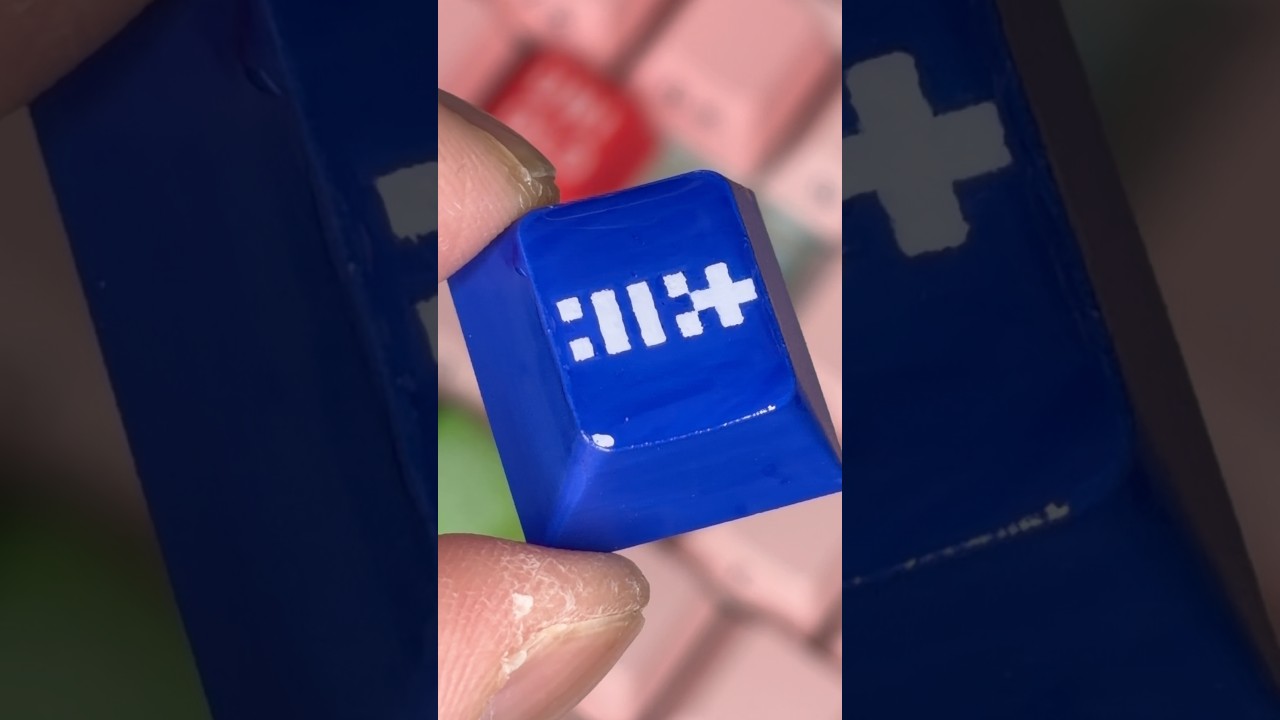 8/1【Ｉ】「ILLIT」のロゴをキーキャップに描いてみた#キーキャップ #keycap #keyboardart #お絵描き #カスタムキーボード #tinyart