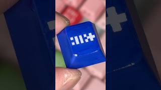 8/1【Ｉ】「ILLIT」のロゴをキーキャップに描いてみた#キーキャップ #keycap #keyboardart #お絵描き #カスタムキーボード #tinyart