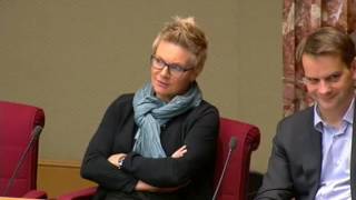 Sylvie Andrich-Duval zu Loungläichheet an zu Quoten an der Politik