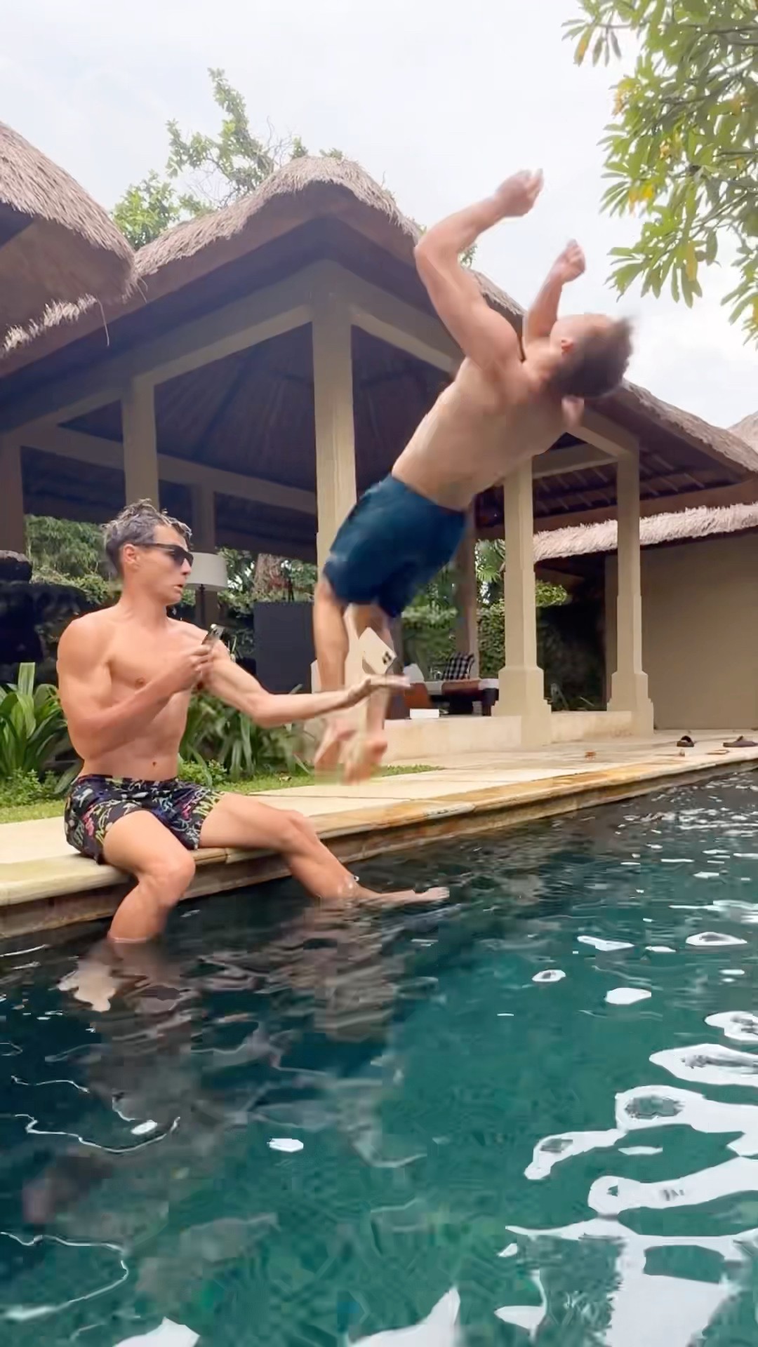 How did he catch?? Thanks www.kayumanissanur.com for the villa?