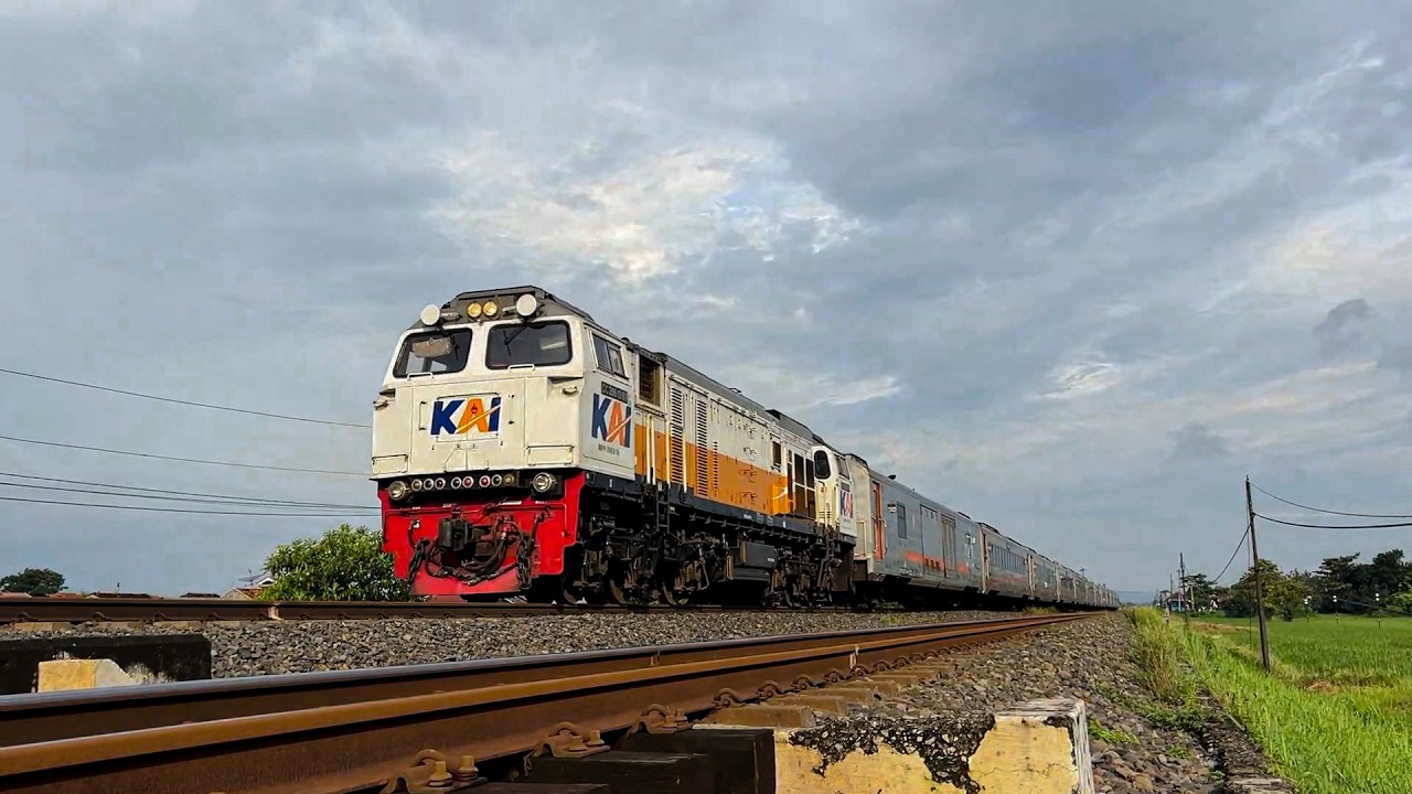 CC206 Melaju Kencang! Close Up Paling Gagah di Jalur Lurus 🚆🔥 #keretaapi