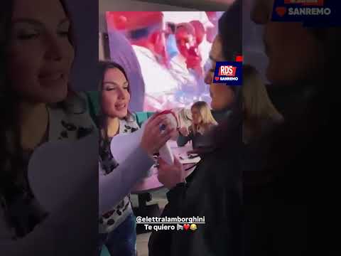 Video Sanremo 2026: Levante usa il megafono di Elettra Lamborghini