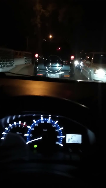 Story' wa ig nyetir mobil Avanza di waktu malam hari kejebak macet