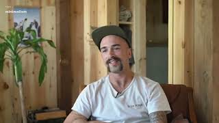 Man Living Off-Grid in His Incredible Self-Built Cabin_R