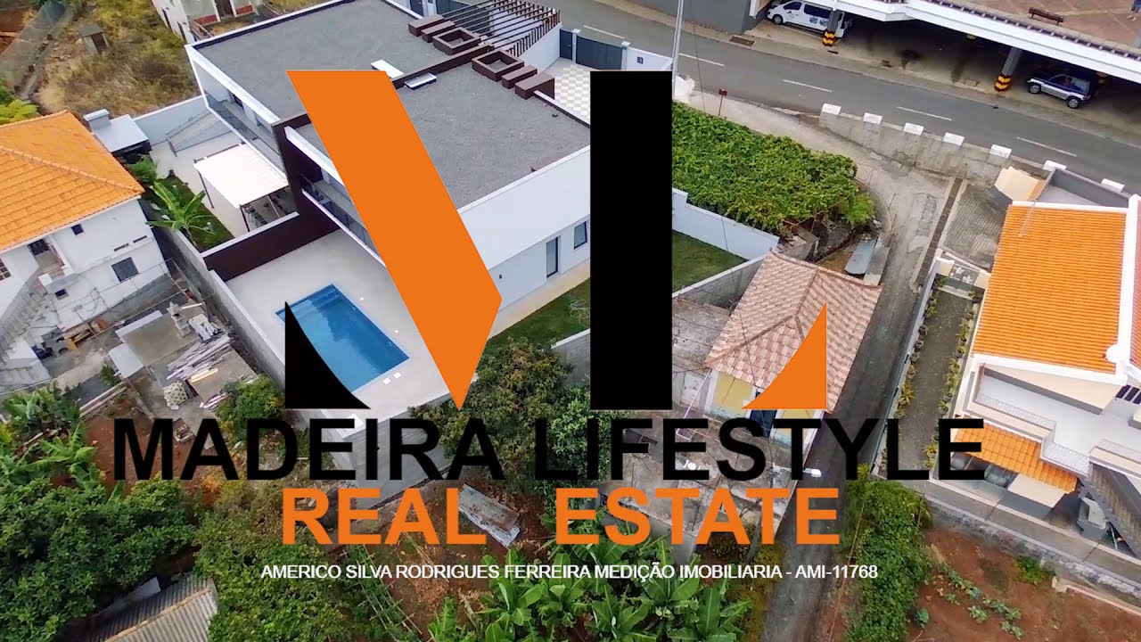 MODERN SEMI-DETACHED HOUSE IN CALHETA MADEIRA