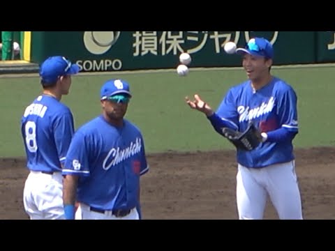 3つのボールを同時に岡林に投げる大島→パニックになる岡林（笑） (2023/05/03)