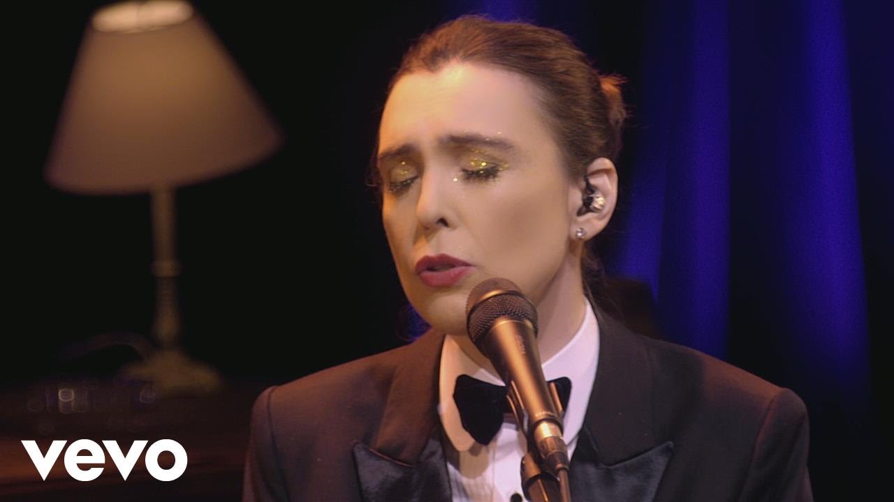 Adriana Calcanhotto - Nervos de Aço (Ao Vivo) Adriana Calcanhotto - Nervos de Aço (Ao Vivo)