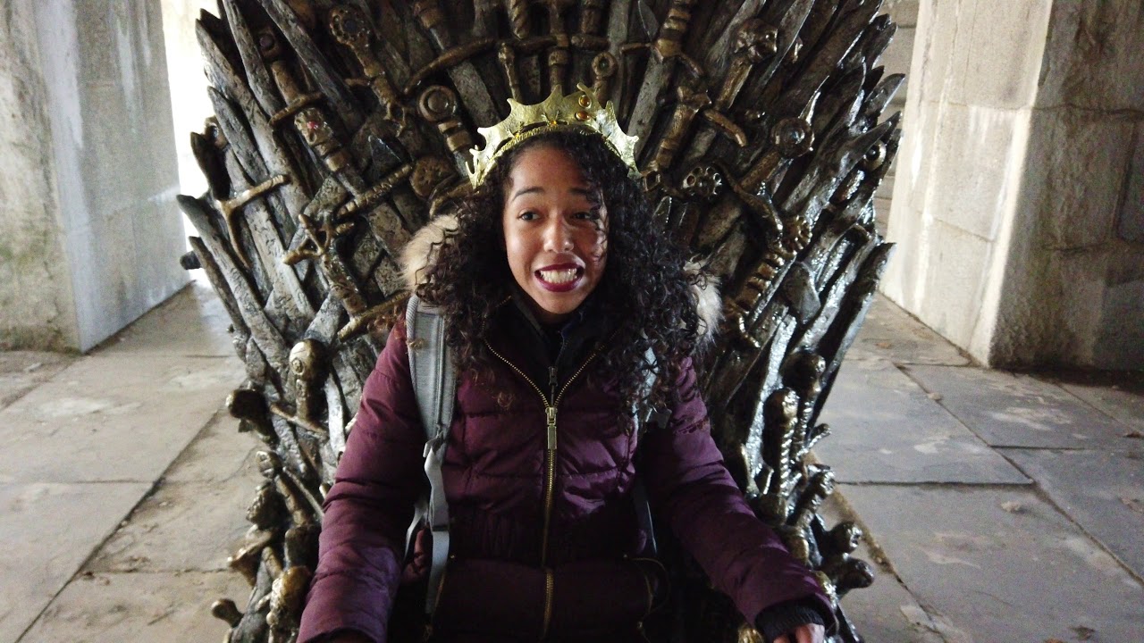 Game Of Thrones Fan Finds Hidden Iron Throne In Queens Park