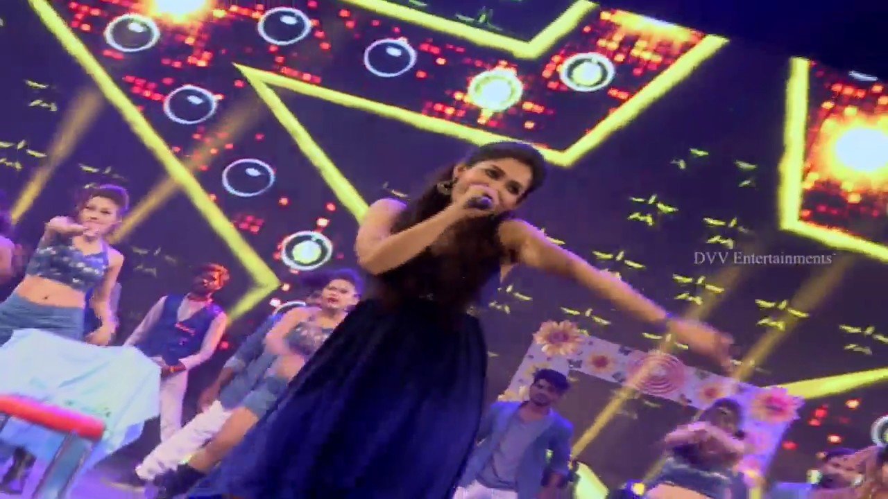 Andrea Jeremiah Superb Performance @ Bharat Bahiranga Sabha | Bharat Ane Nenu
