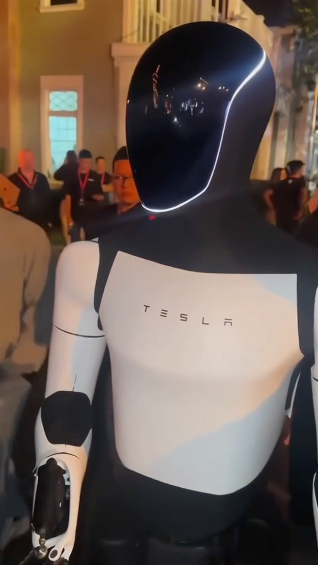 Meanwhile at Tesla HQ ?#tesla #robot #optimus #skynet