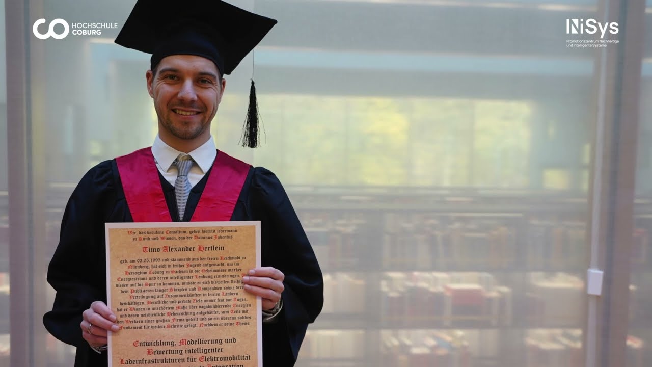 Erster Absolvent am Promotionszentrum NISys von Hochschule Coburg