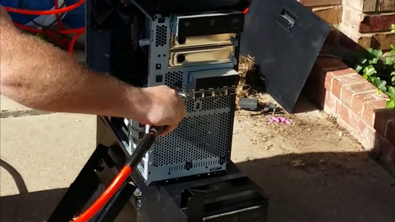 Cleaning computer with compressed air - YouTube