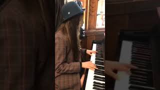 Umji GFRIEND~ Playing piano in Europe