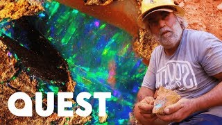 Opal Miners Find $8000 Worth Of Crystal Boulder Opal! | Outback Opal Hunters screenshot 1