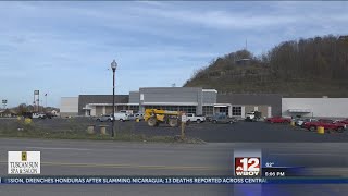 Kroger president visits new store