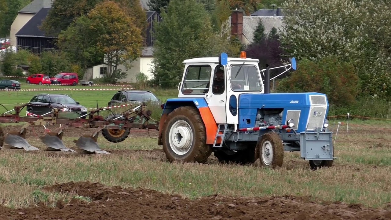 zt300 mit 5 Schar Pflug bei der Arbeit || Traktorfreunde