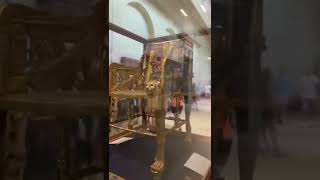 المتحف المصرى (كرسى توت عنخ آمون )