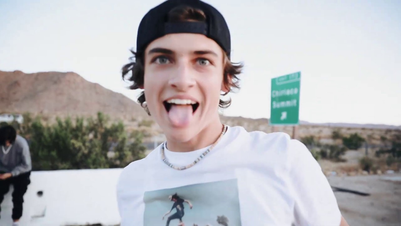 What It's Like Being On Tour... (craziest month of my life)